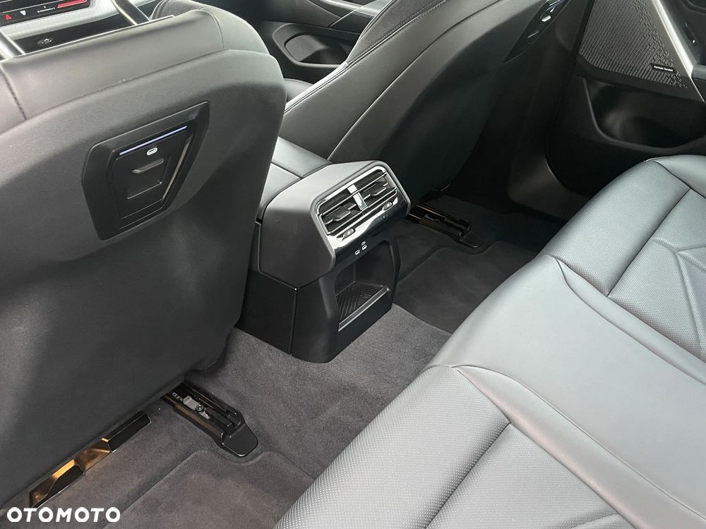 BMW Seria 5 - 34