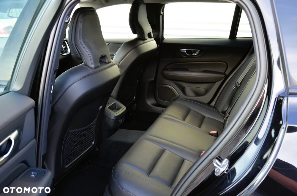 Volvo V60 B4 D Geartronic Momentum Pro - 17