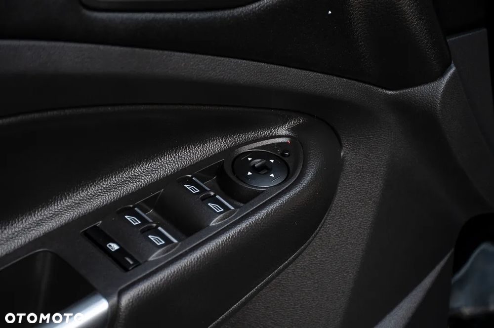 Ford Kuga 1.5 EcoBoost FWD ST-Line ASS GPF - 35