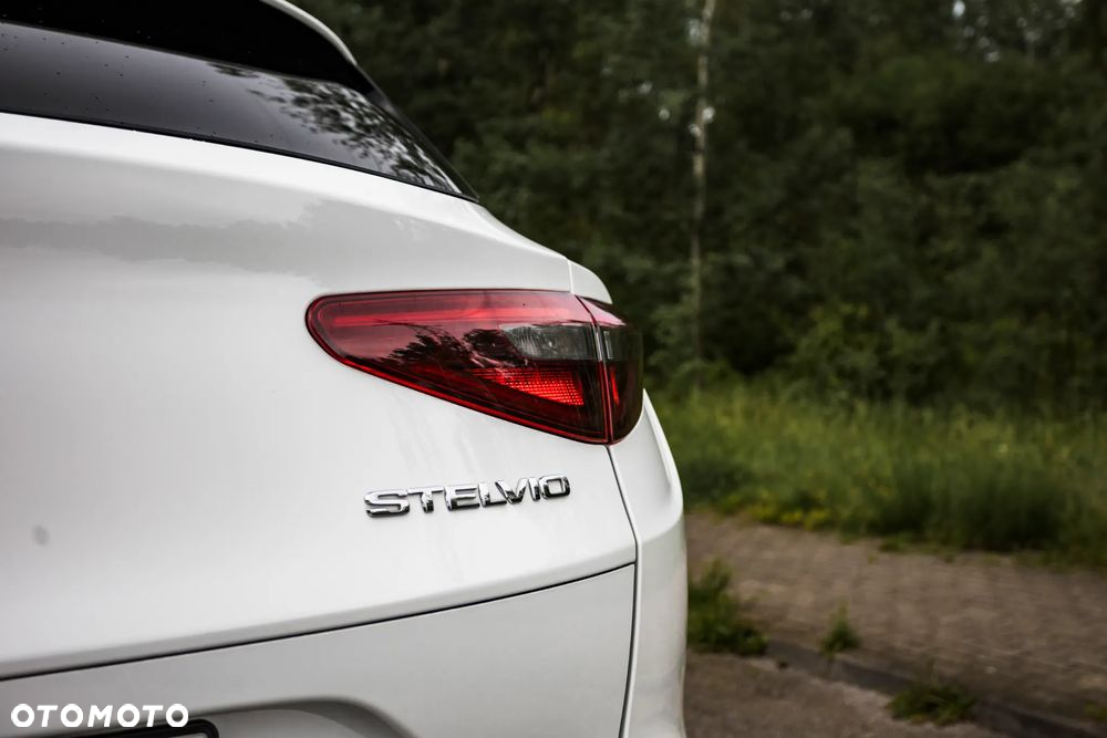 Alfa Romeo Stelvio 2.0 Turbo TI Q4 - 3