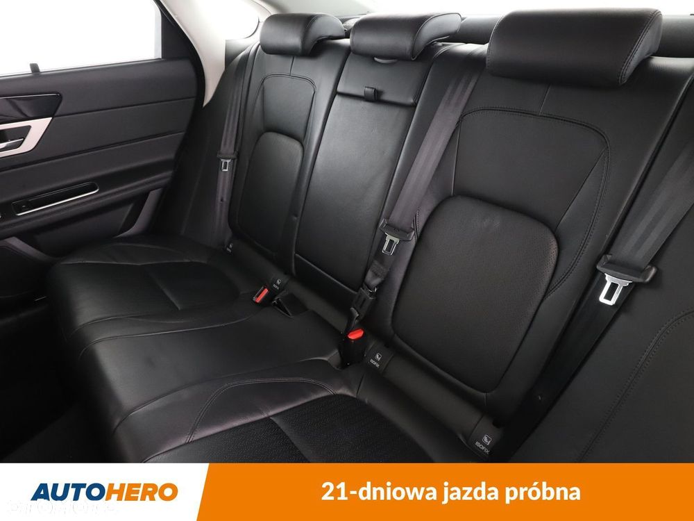 Jaguar XF - 15