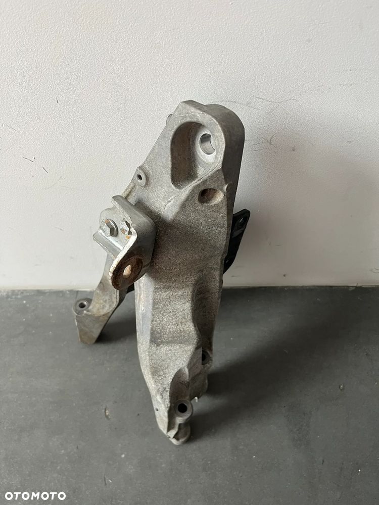 VW TRANSPORTER T5 T6 T6.1 2,0 TD ŁAPA SILNIKA MOCOWANIE 7LA199370A - 1