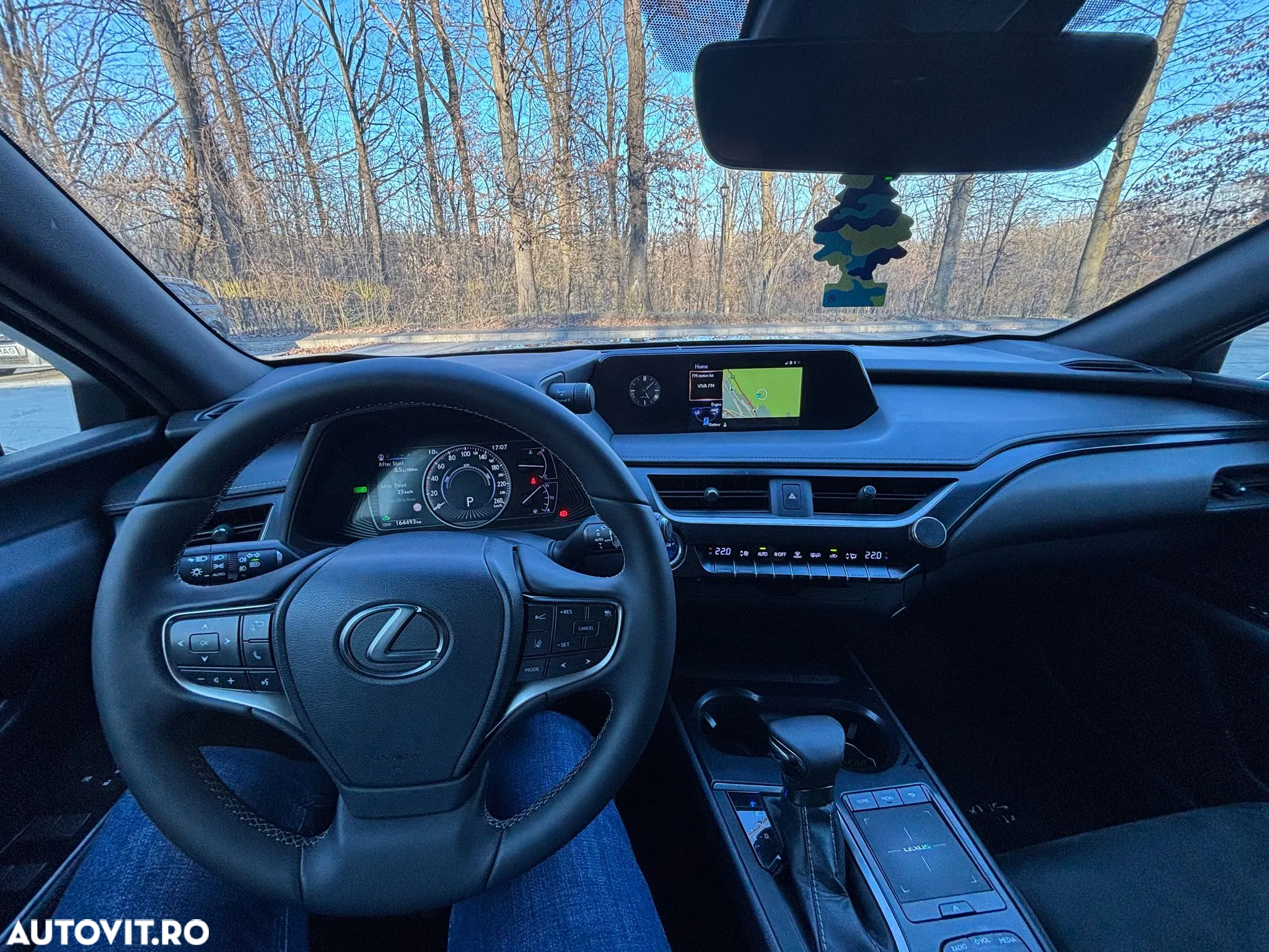 Lexus UX 250h - 16
