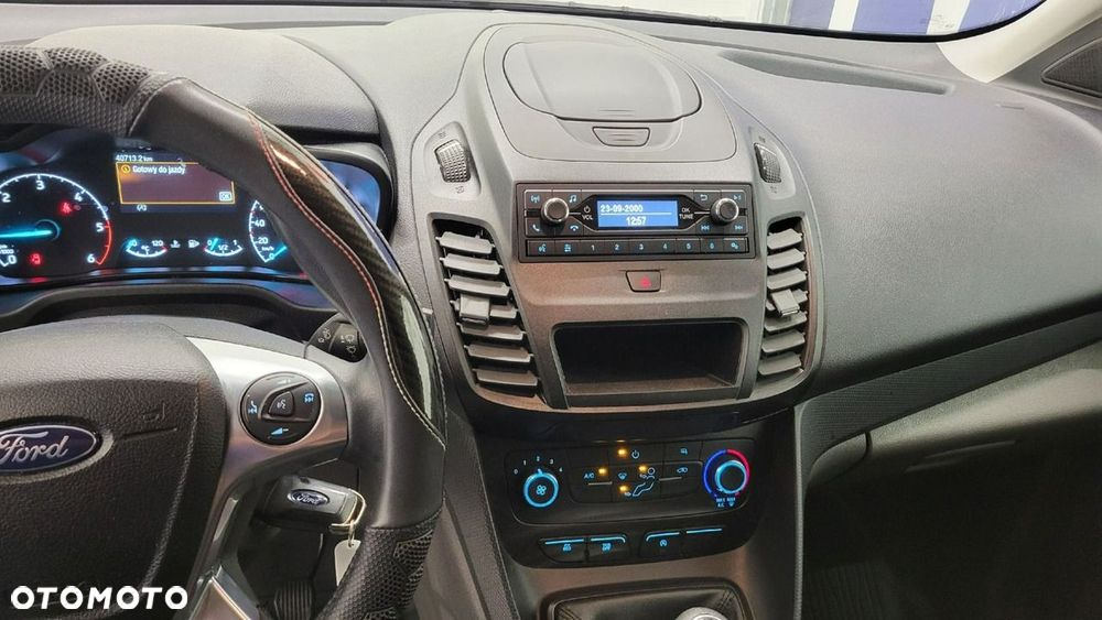 Ford Transit Connect - 17