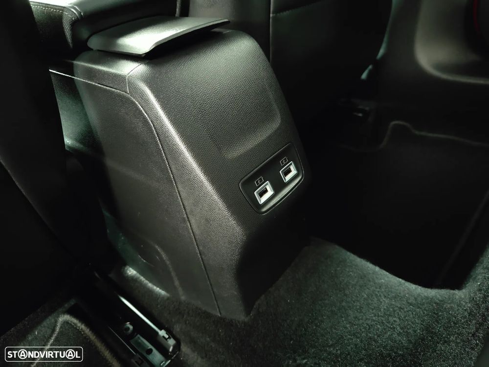 Peugeot 208 1.2 PureTech Allure EAT8 - 39