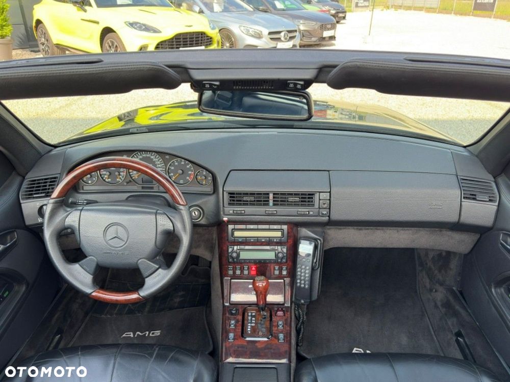 Mercedes-Benz SL - 24