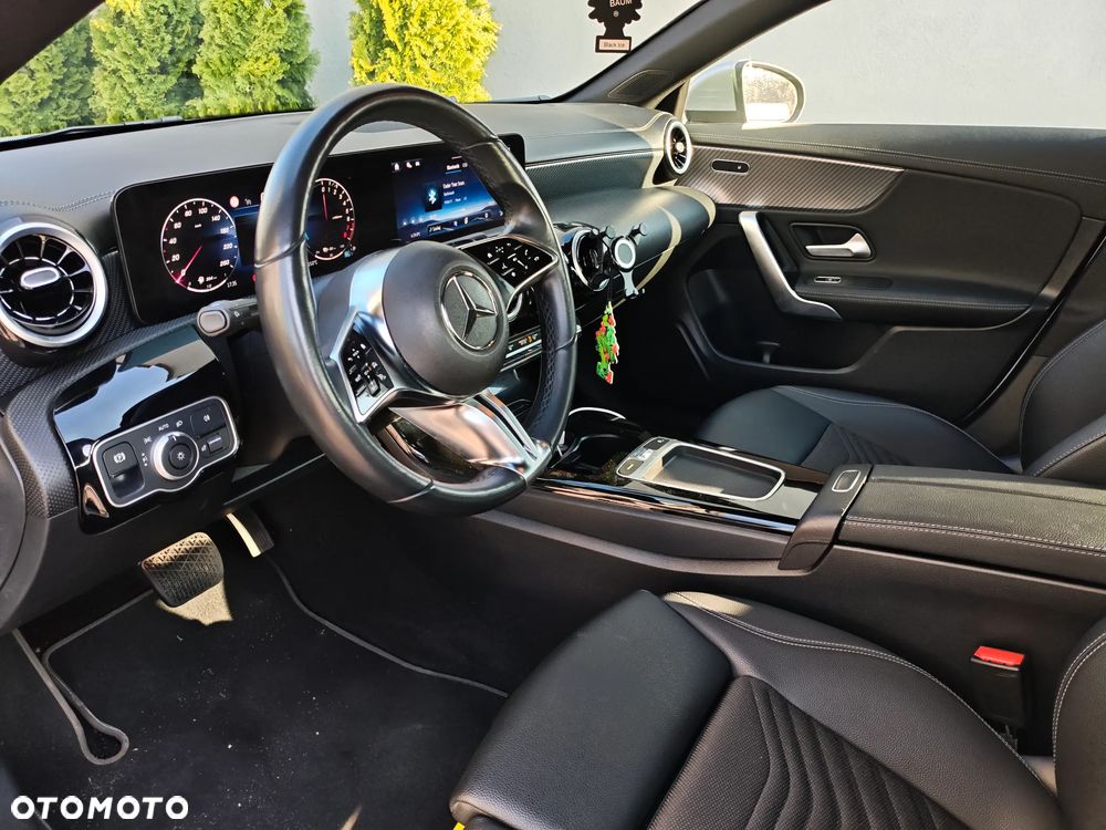 Mercedes-Benz CLA 250 e 8G-DCT Special Edition - 23