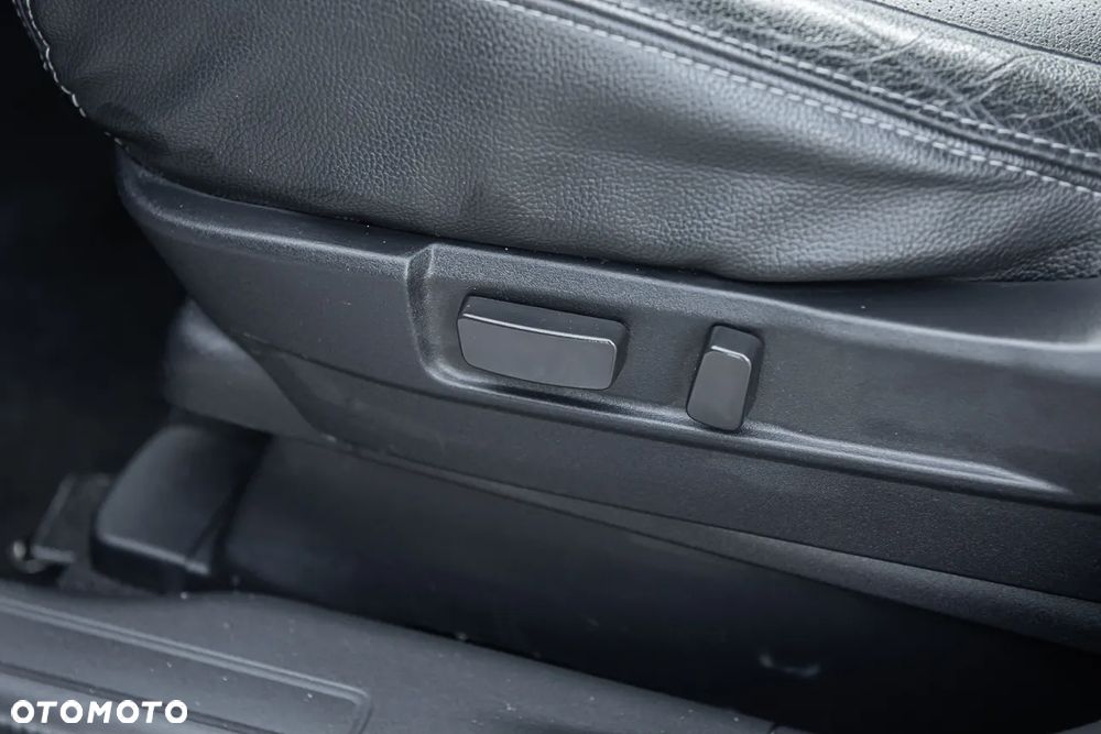 Mitsubishi Outlander - 17