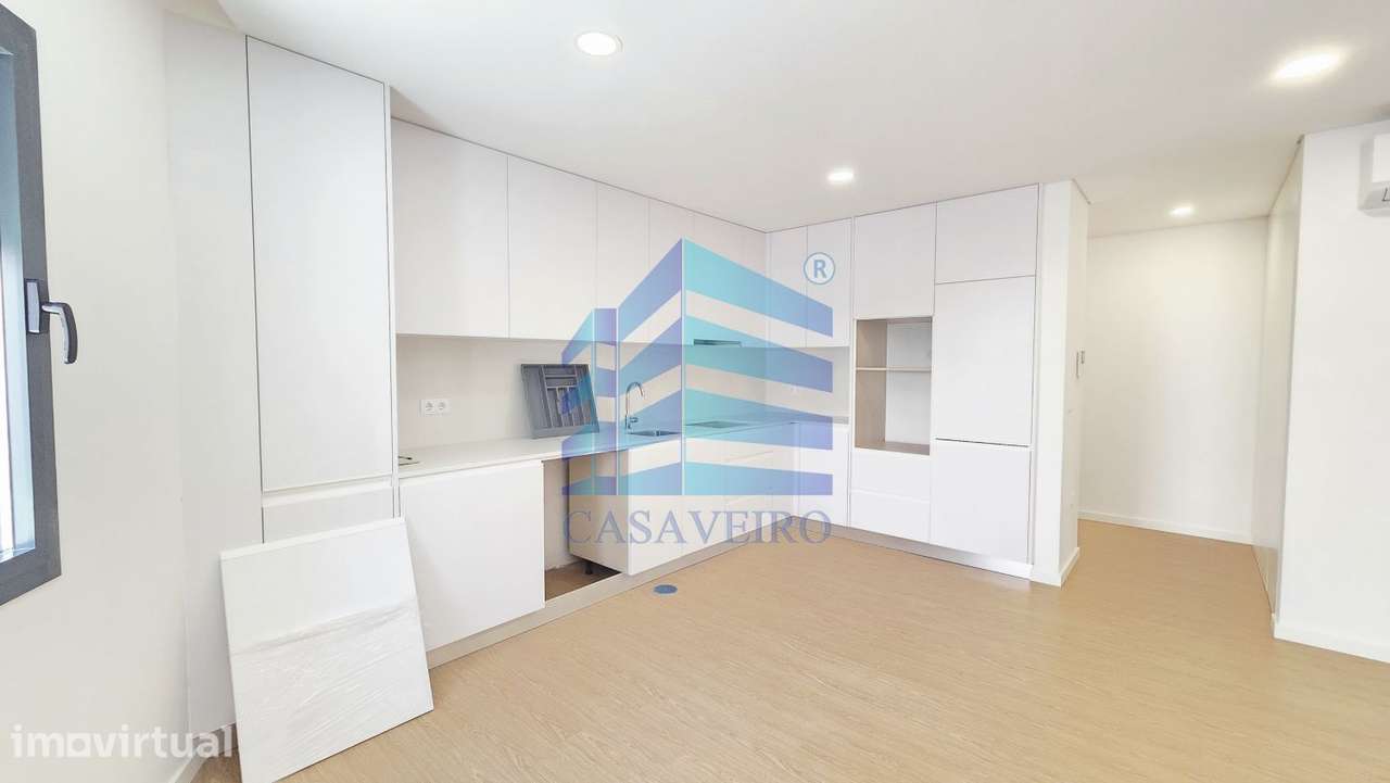 Apartamento T1  +1 no centro de Esgueira - Grande imagem: 2/15