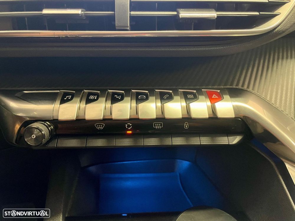 Peugeot 3008 1.2 PureTech Allure EAT6 - 23