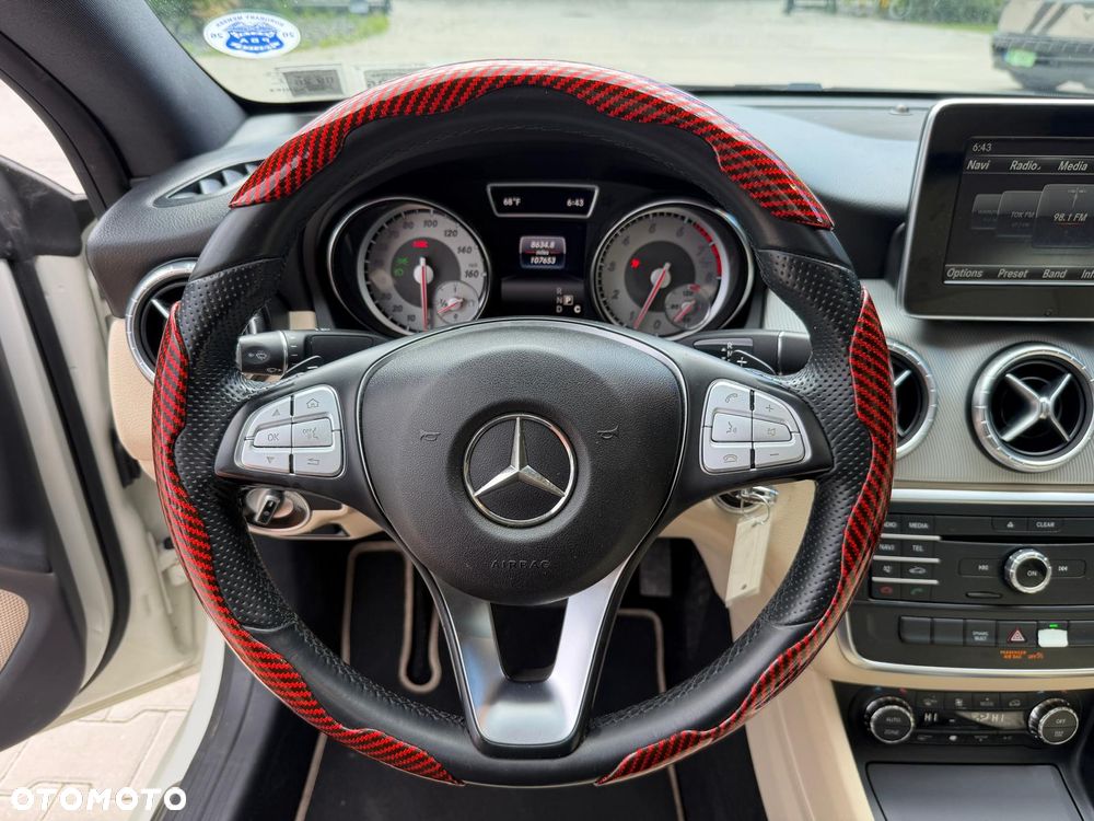 Mercedes-Benz CLA 250 7G-DCT AMG Line - 24