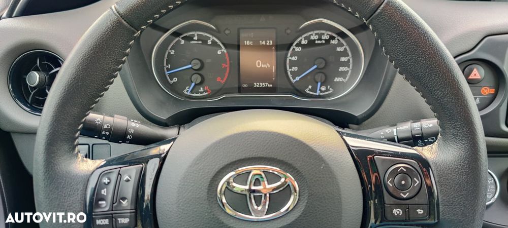Toyota Yaris 1.5 L VVT-iE Active - 6