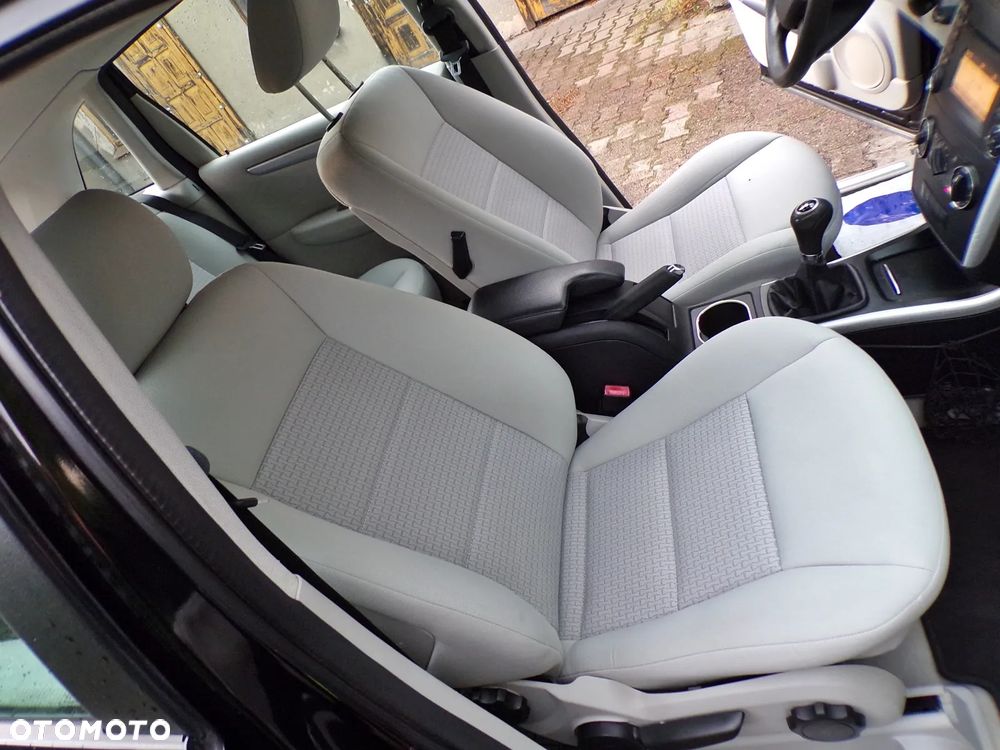 Mercedes-Benz Klasa B 180 CDI - 23