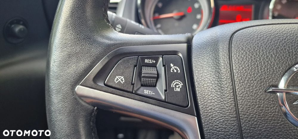 Opel Astra 1.4 Turbo Cosmo - 29