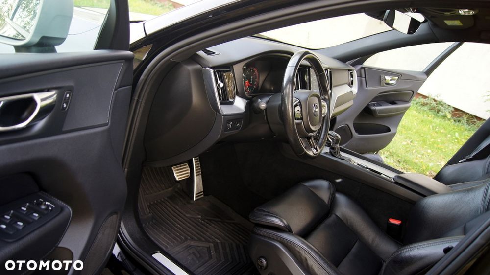 Volvo XC 60 D4 R-Design - 26