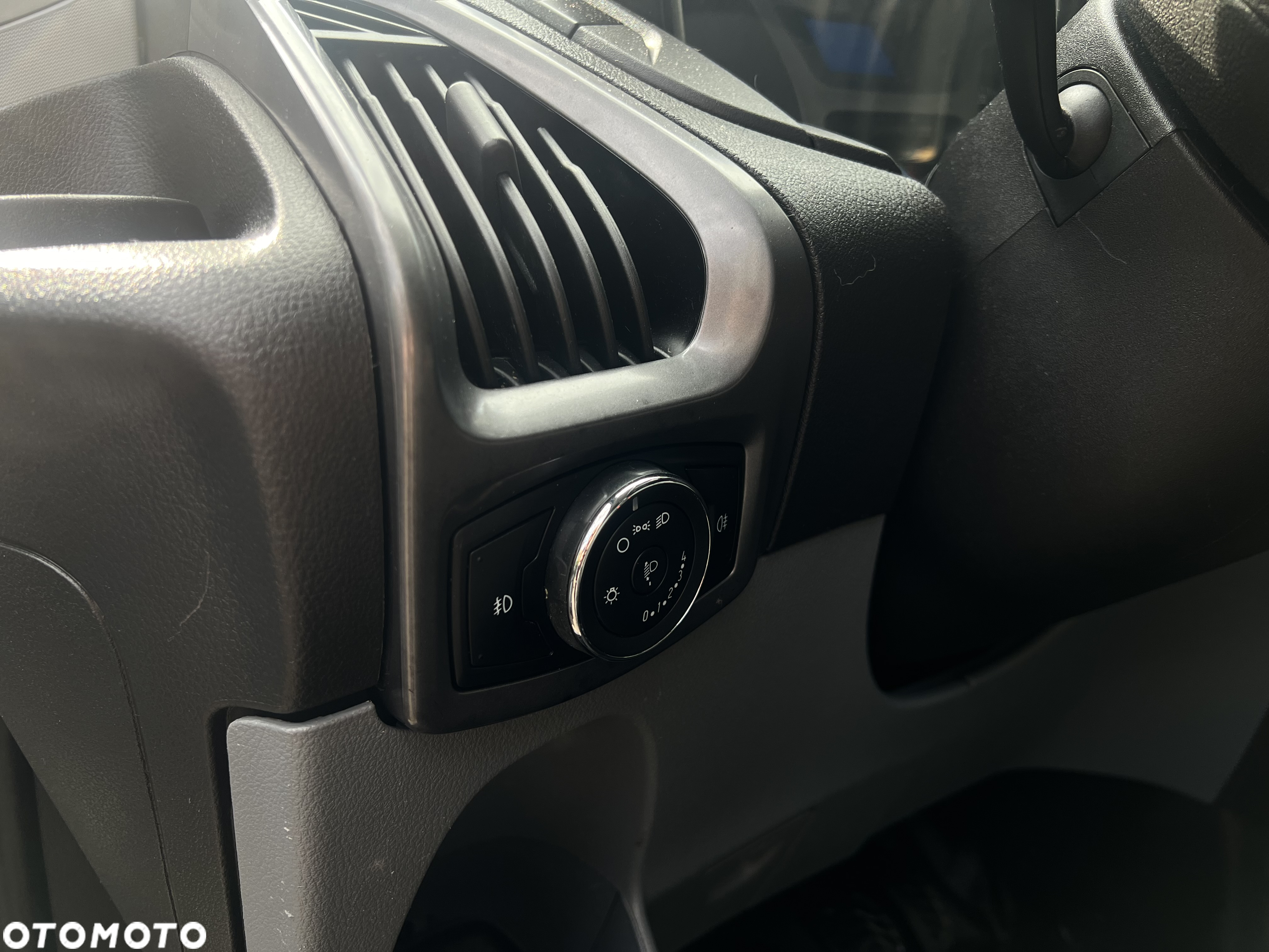 Ford Custom Transit - 31