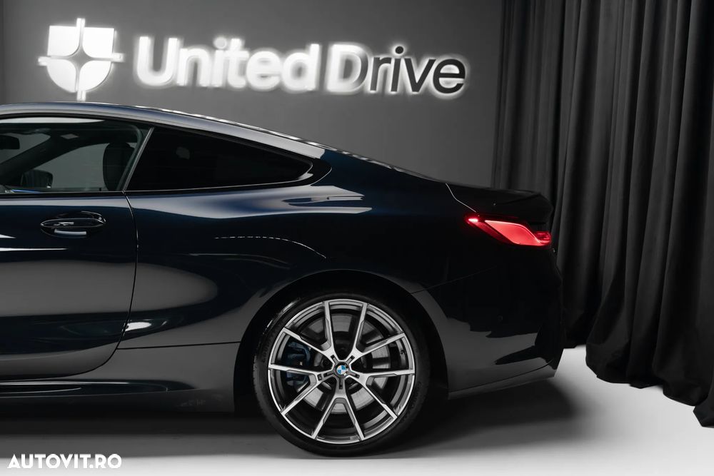 BMW M8 M850i xDrive AT - 12