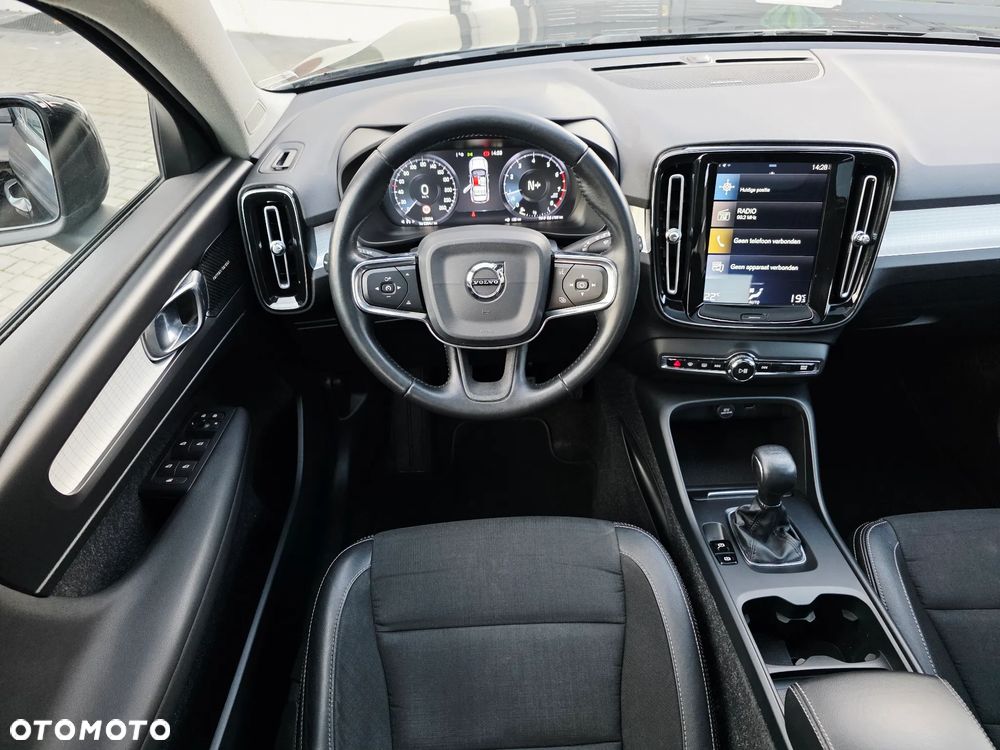 Volvo XC 40 T3 Momentum - 38