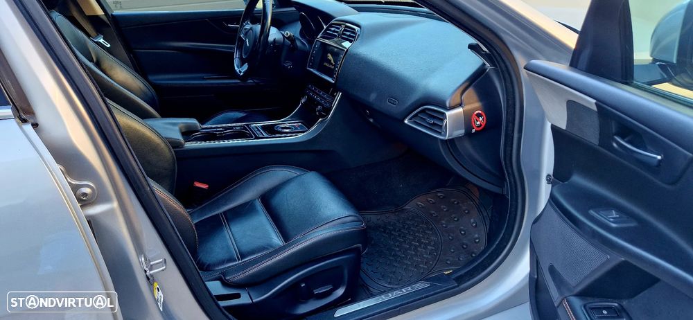 Jaguar XE 2.0 D Prestige Aut. - 13