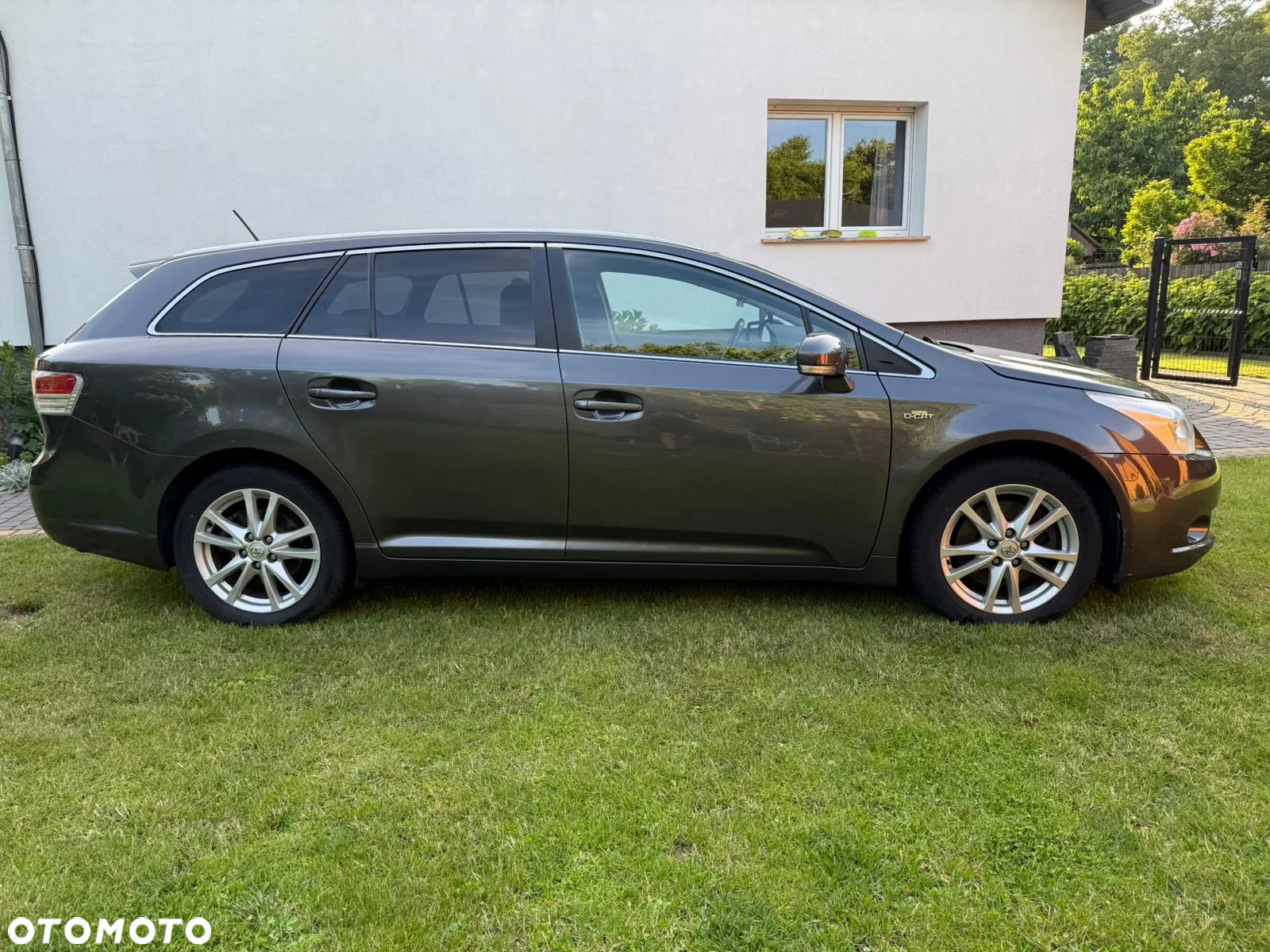 Toyota Avensis 2.2 D-4D Premium - 4