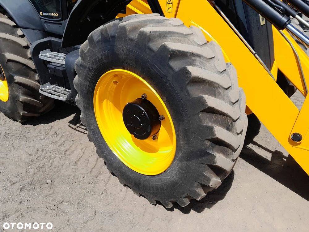 JCB JCB 4CX AEC  2018r - 15