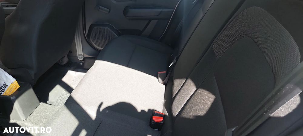 Dacia Logan SCe 65 Essential - 6