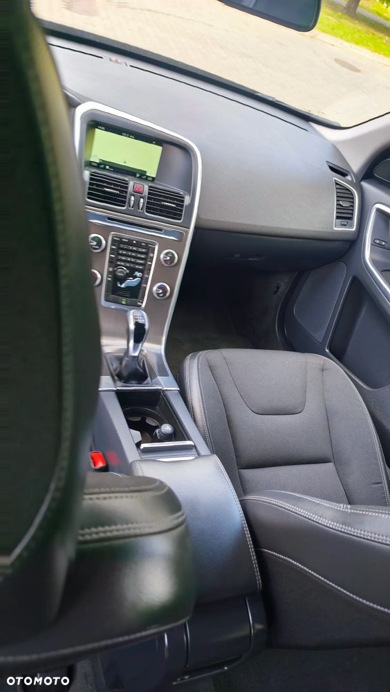 Volvo XC 60 D4 Drive-E R-Design Kinetic - 27