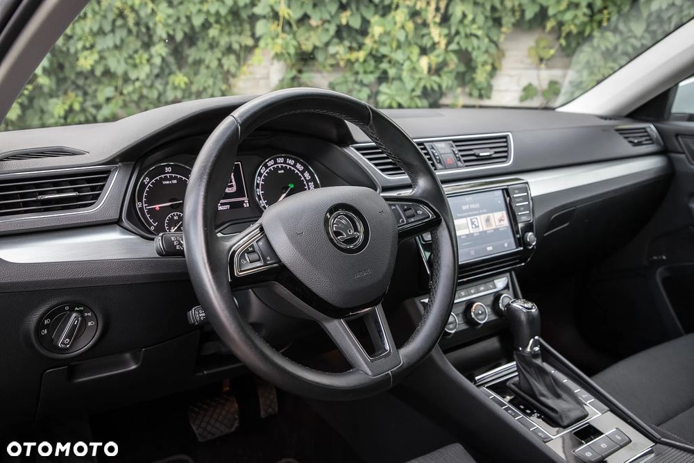 Skoda Superb 2.0 TDI 4x4 DSG Style - 11