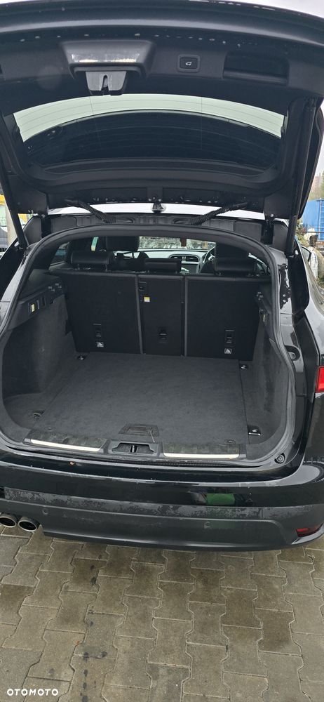 Jaguar F-Pace 20d AWD R-Sport - 34