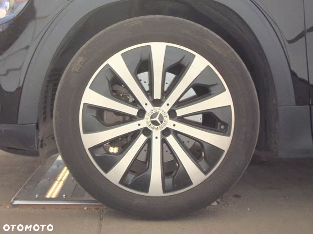 Mercedes-Benz GLB 250 4-Matic Progressive 8G-DCT - 8
