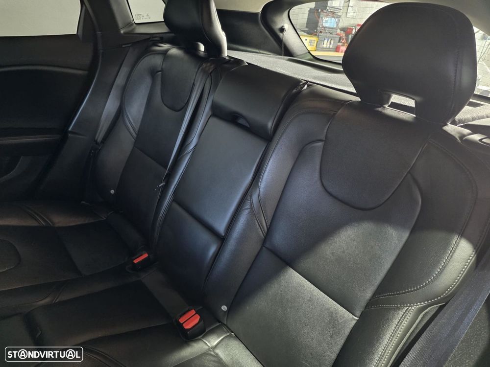 Volvo V40 2.0 D2 Momentum - 17