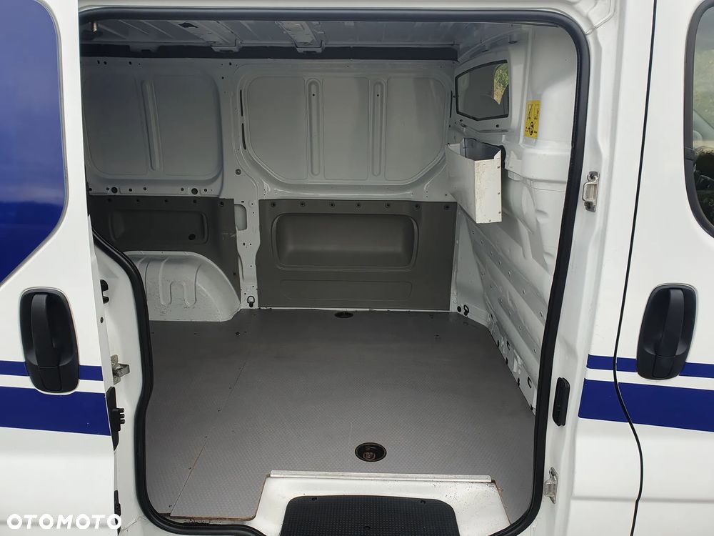 Renault TRAFIC - 32