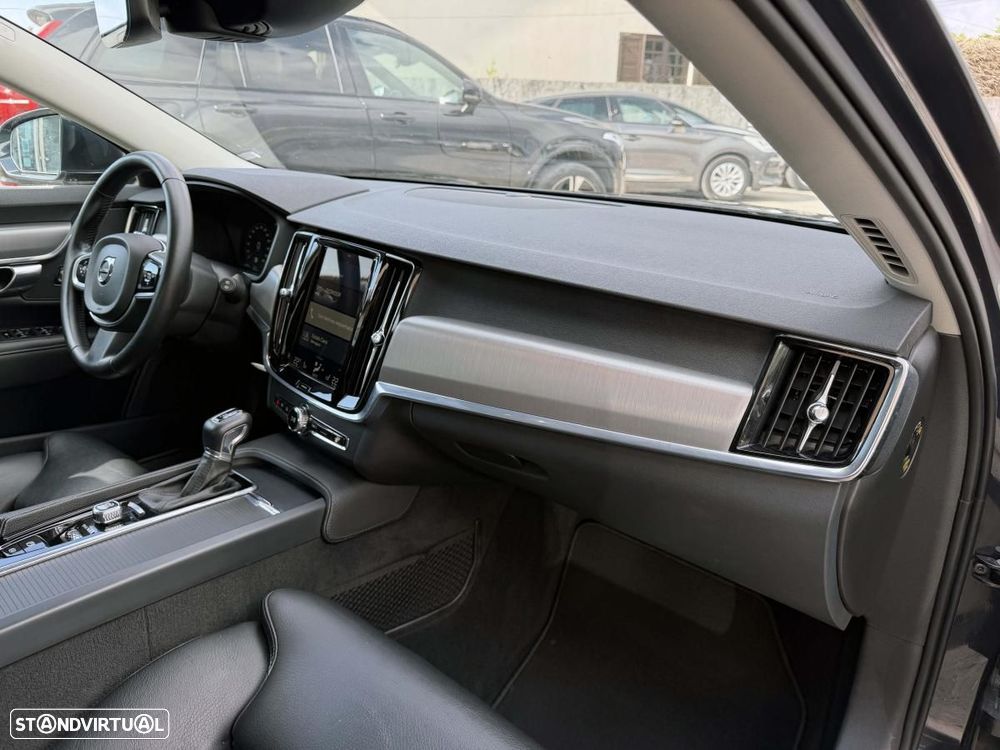 Volvo V90 2.0 D4 Momentum Plus Geartronic - 25