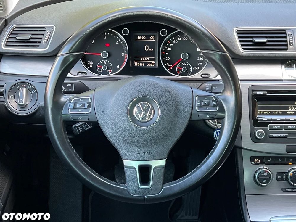 Volkswagen Passat - 19