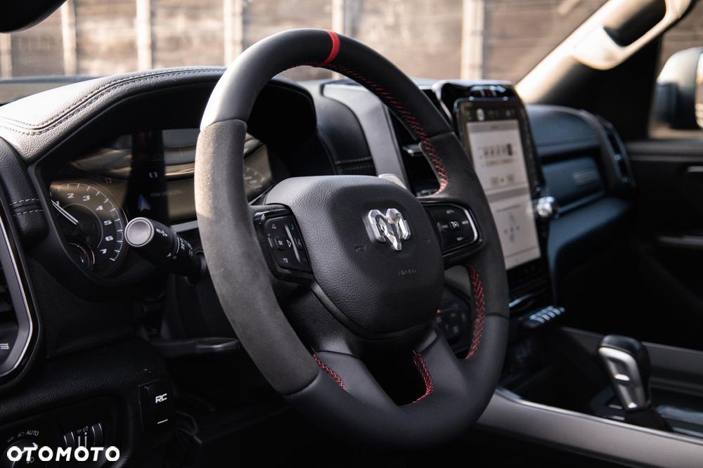 RAM 1500 Crew Cab Sport - 23