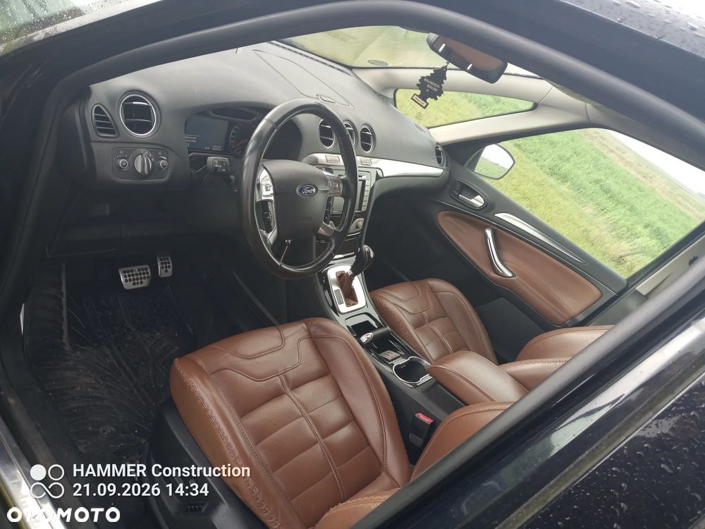 Ford S-Max - 11