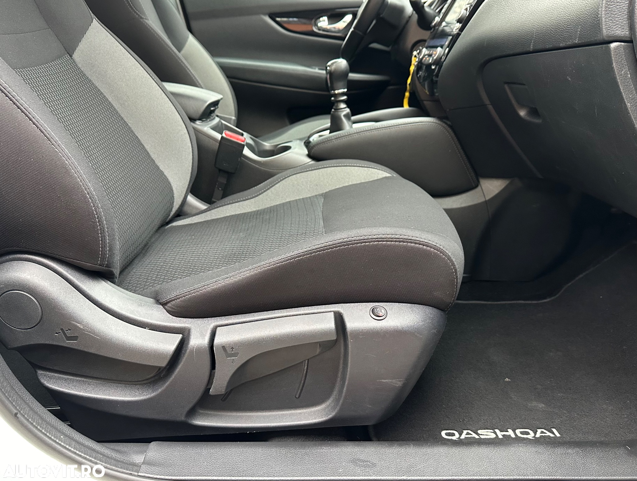 Nissan Qashqai 1.5 DCI N-CONNECTA - 24