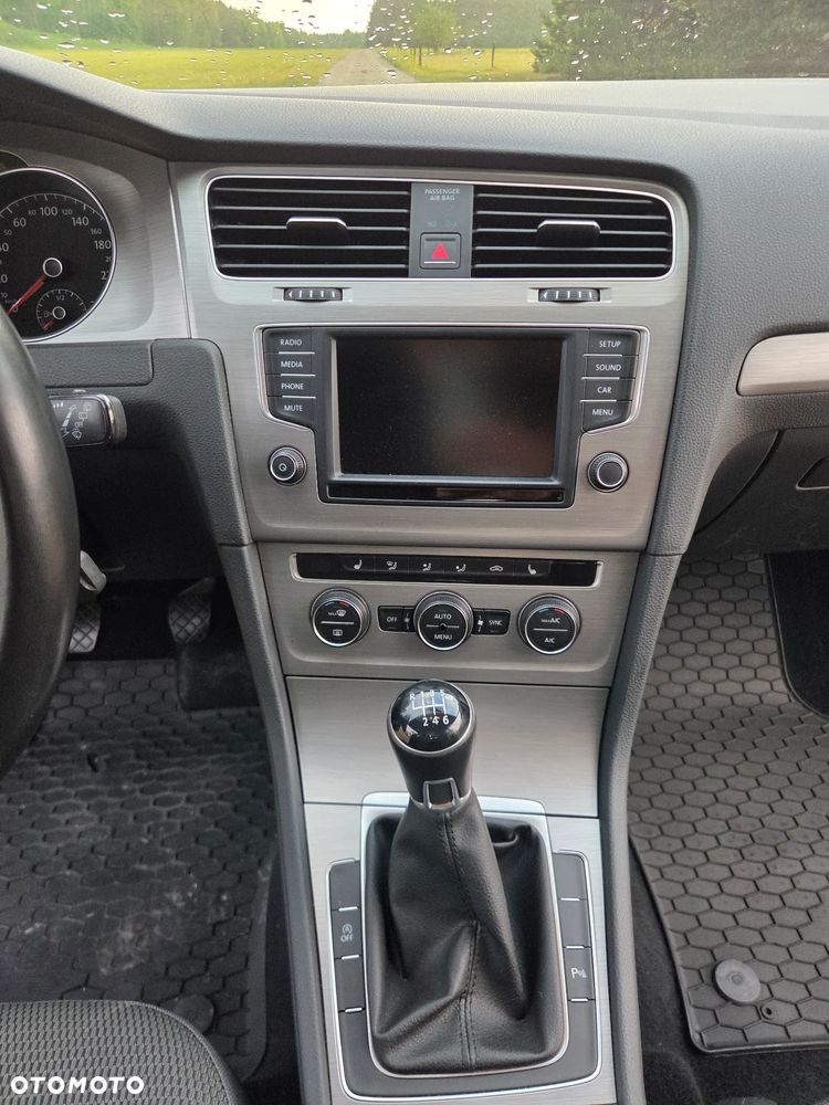 Volkswagen Golf 1.4 TSI BMT Comfortline - 19