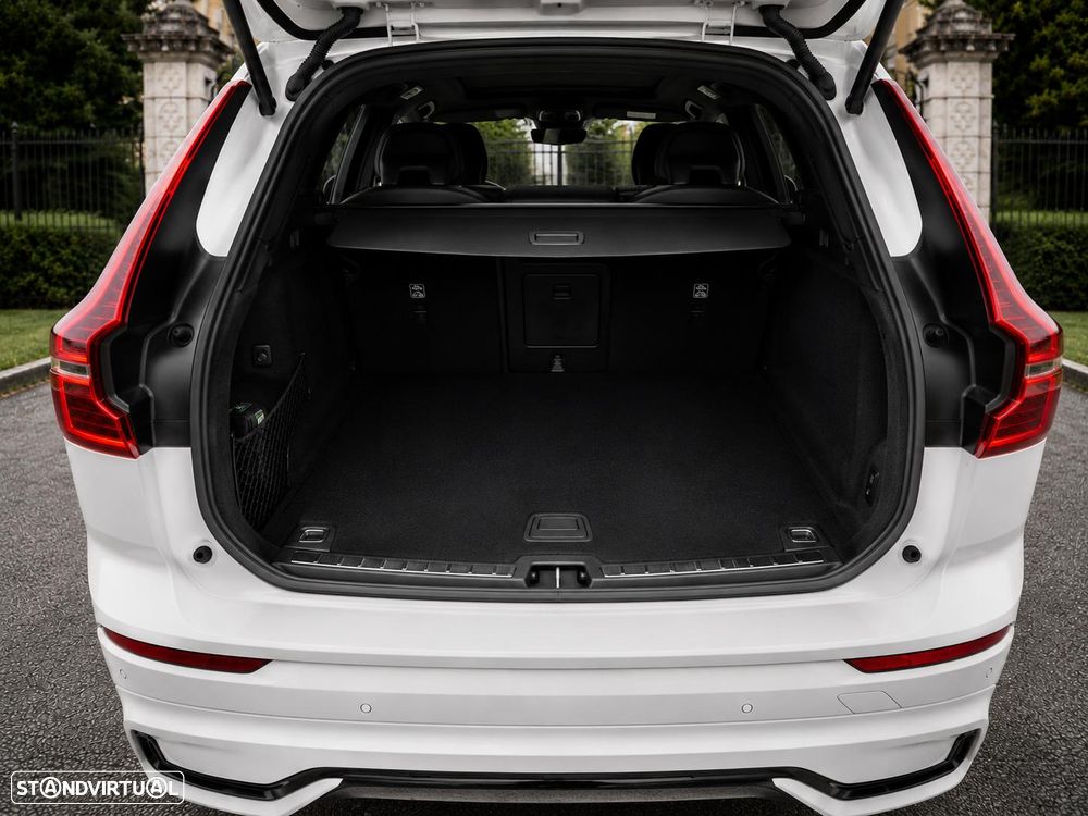 Volvo XC 60 T8 AWD Recharge Plus Black Edition - 26