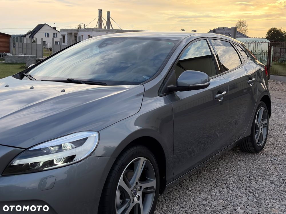 Volvo V40 D2 Momentum - 9