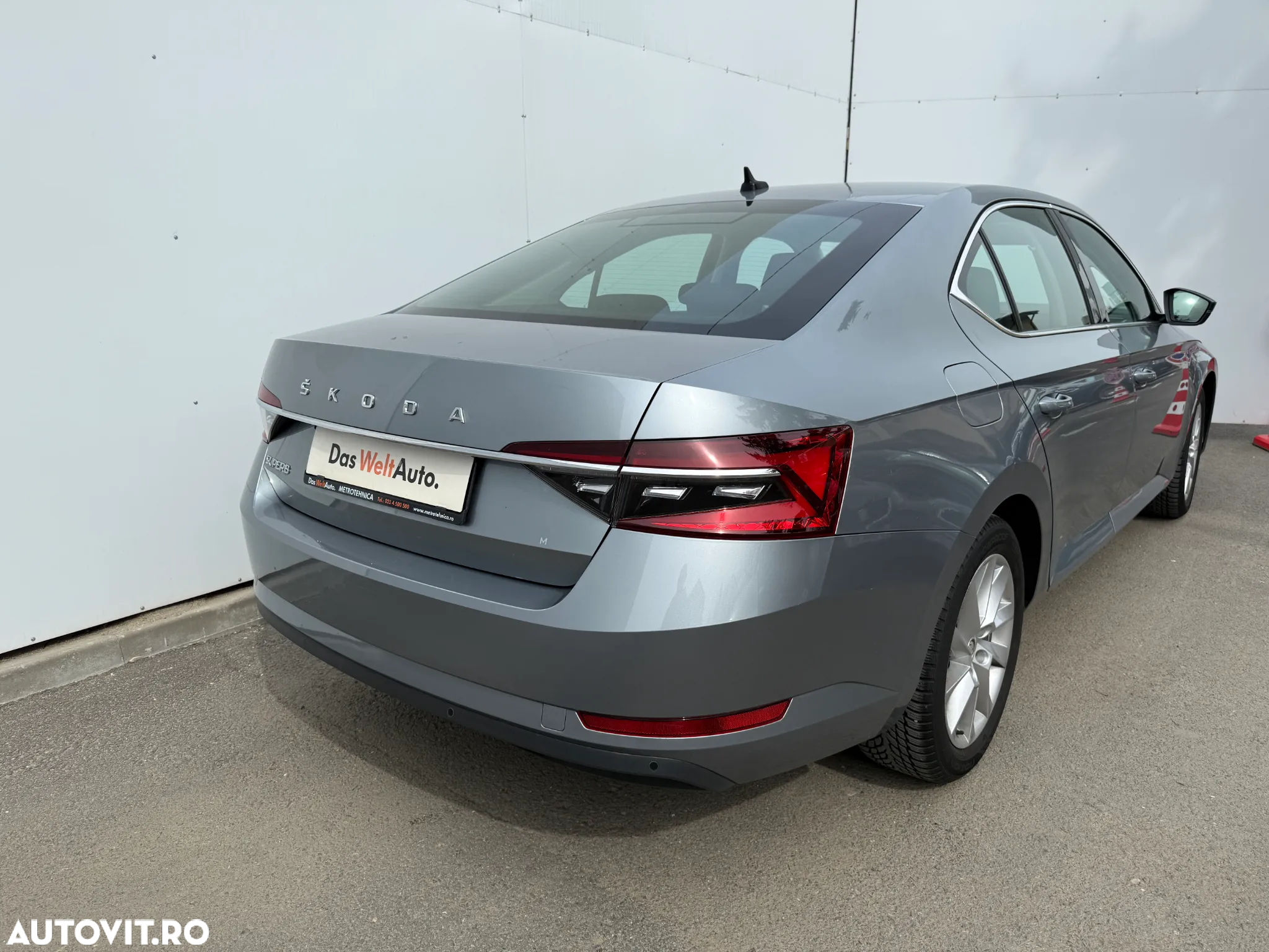 Skoda Superb 2.0 TDI DSG Ambition - 3