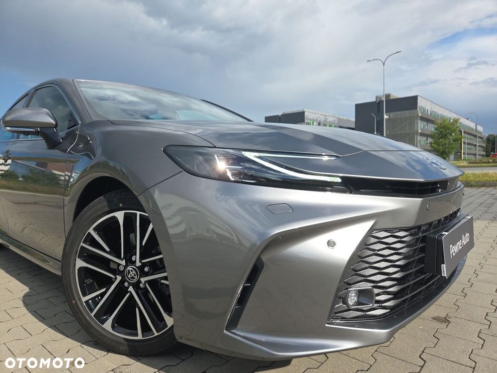 Toyota Camry - 10