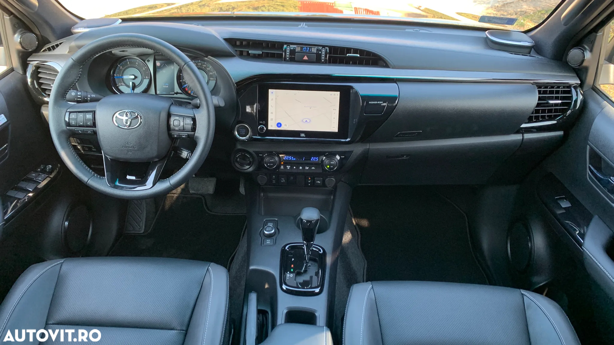 Toyota Hilux 2.8D 204CP 4x4 Double Cab AT MHEV Invincible Color Edition (3E5) - 15