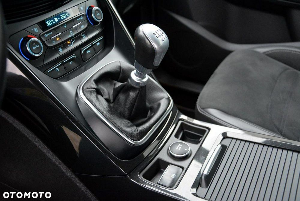 Ford Kuga 1.5 EcoBoost 2x4 ST-Line - 26