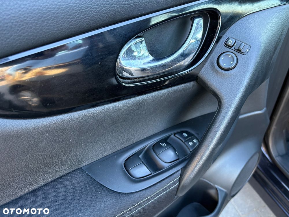 Nissan Qashqai 1.2 DIG-T N-Vision - 21