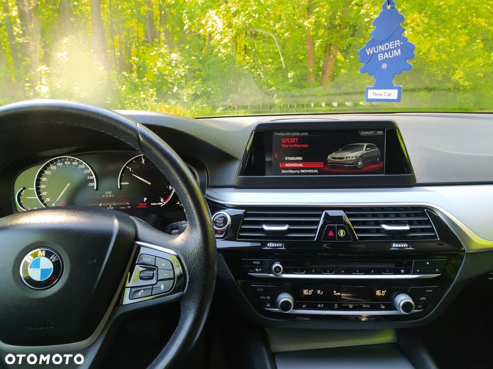 BMW Seria 5 520d Sport - 33