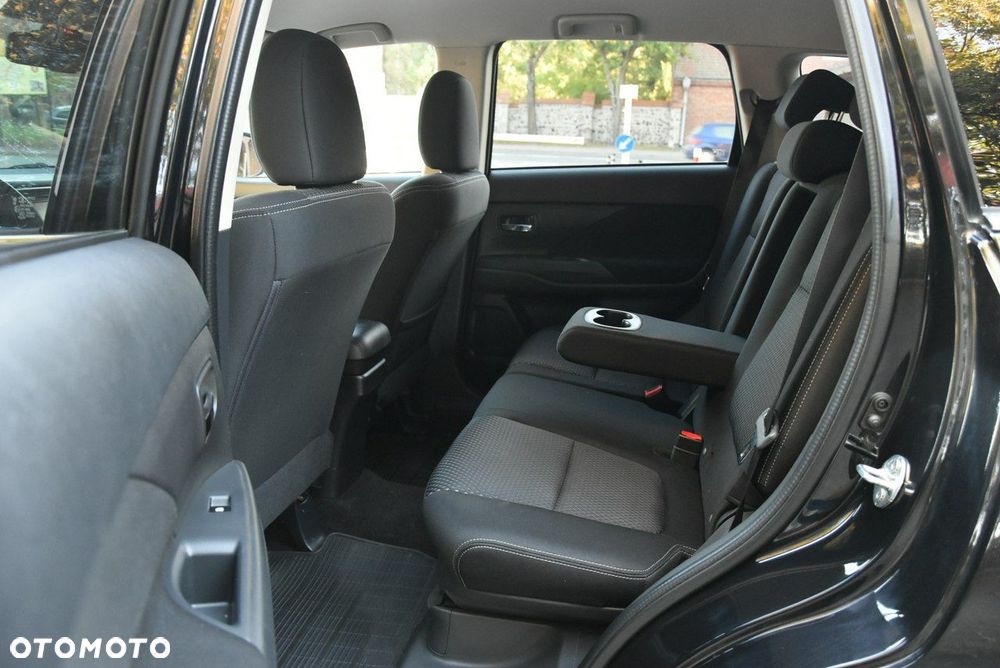 Mitsubishi Outlander 2.0 Instyle Navi 4WD CVT - 15