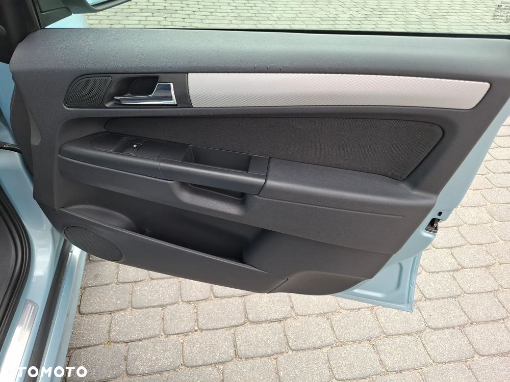 Opel Zafira 1.8 Sport - 32