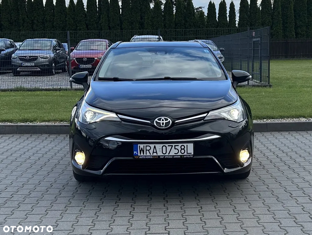 Toyota Avensis - 2