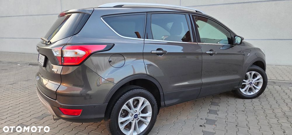 Ford Kuga 1.5 EcoBoost 2x4 Titanium - 9